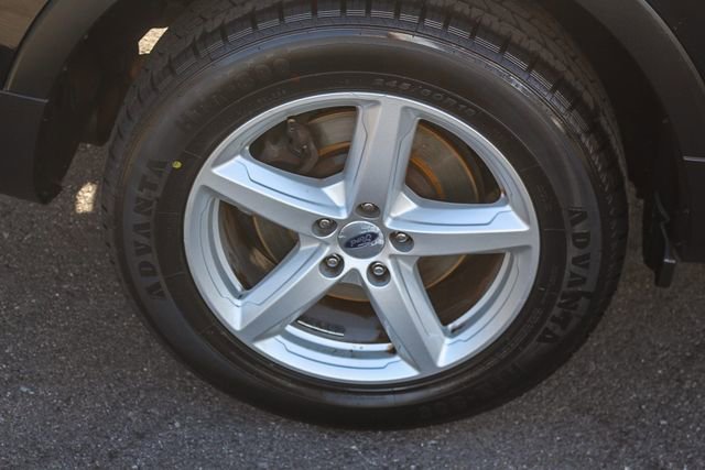 Used 2019 Ford Explorer XLT w/ Equipment Group 201A image 12