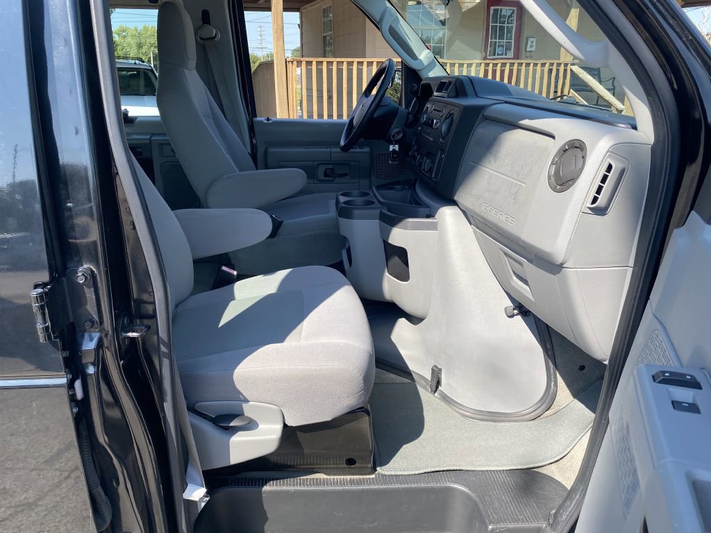 Used 2013 Ford E-350 and Econoline 350 XLT image 13