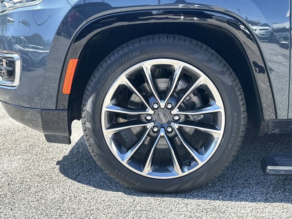 Used 2024 Jeep Wagoneer L Series III w/ Premium Group I image 11