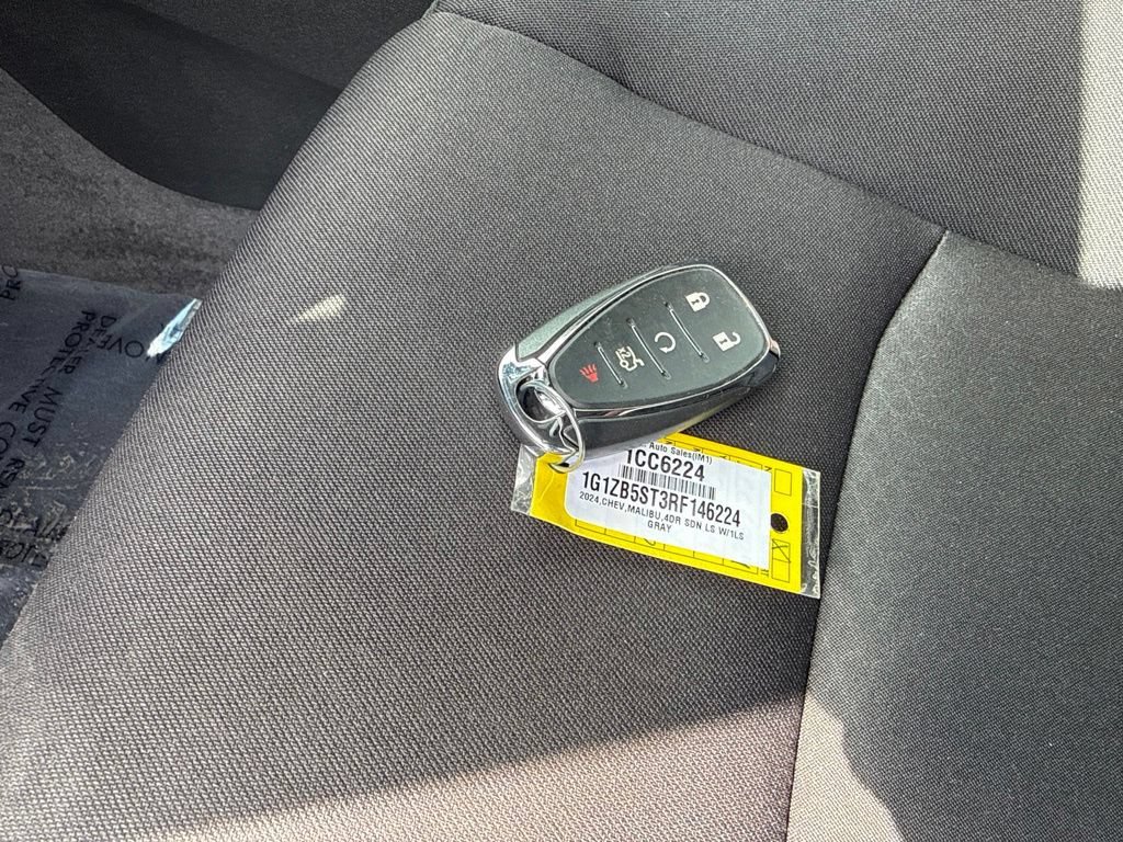 Used 2024 Chevrolet Malibu LS FWD image 19