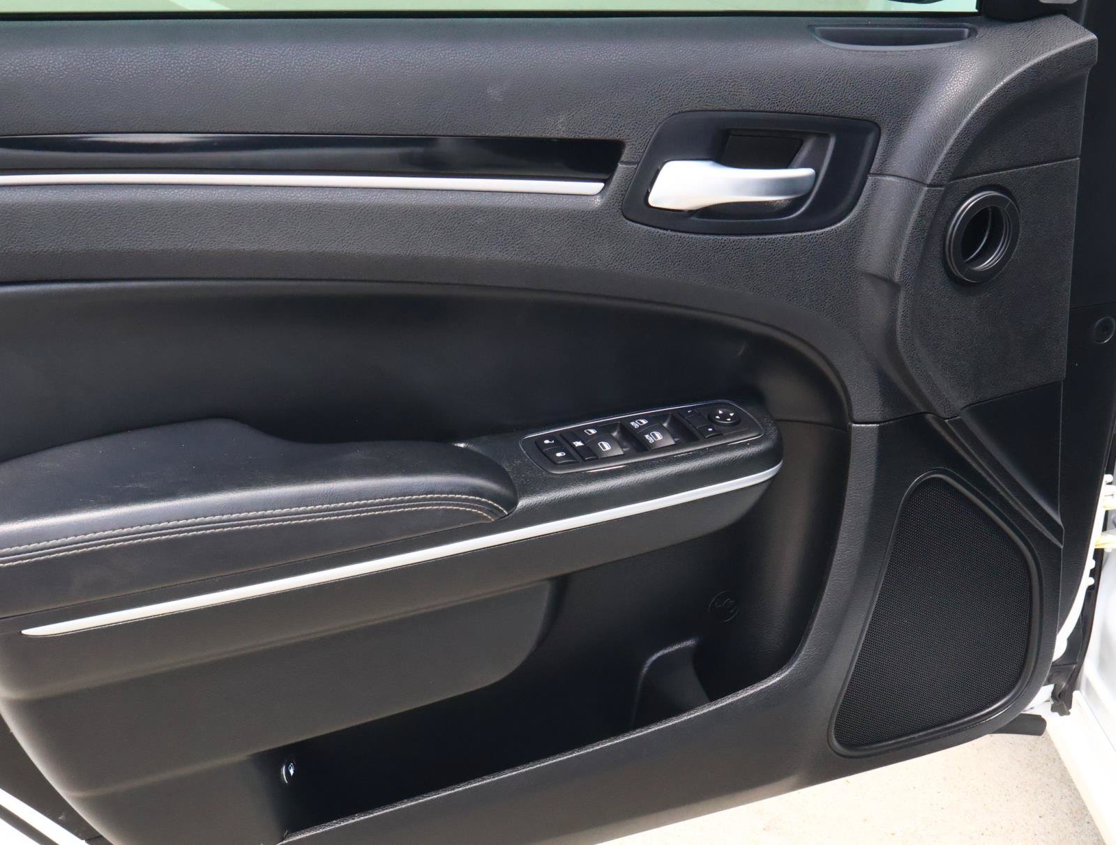 Used 2023 Chrysler 300 S RWD image 15