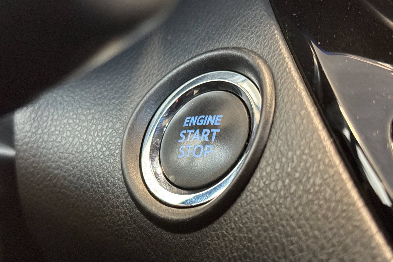 Certified 2021 Toyota C-HR XLE FWD image 28