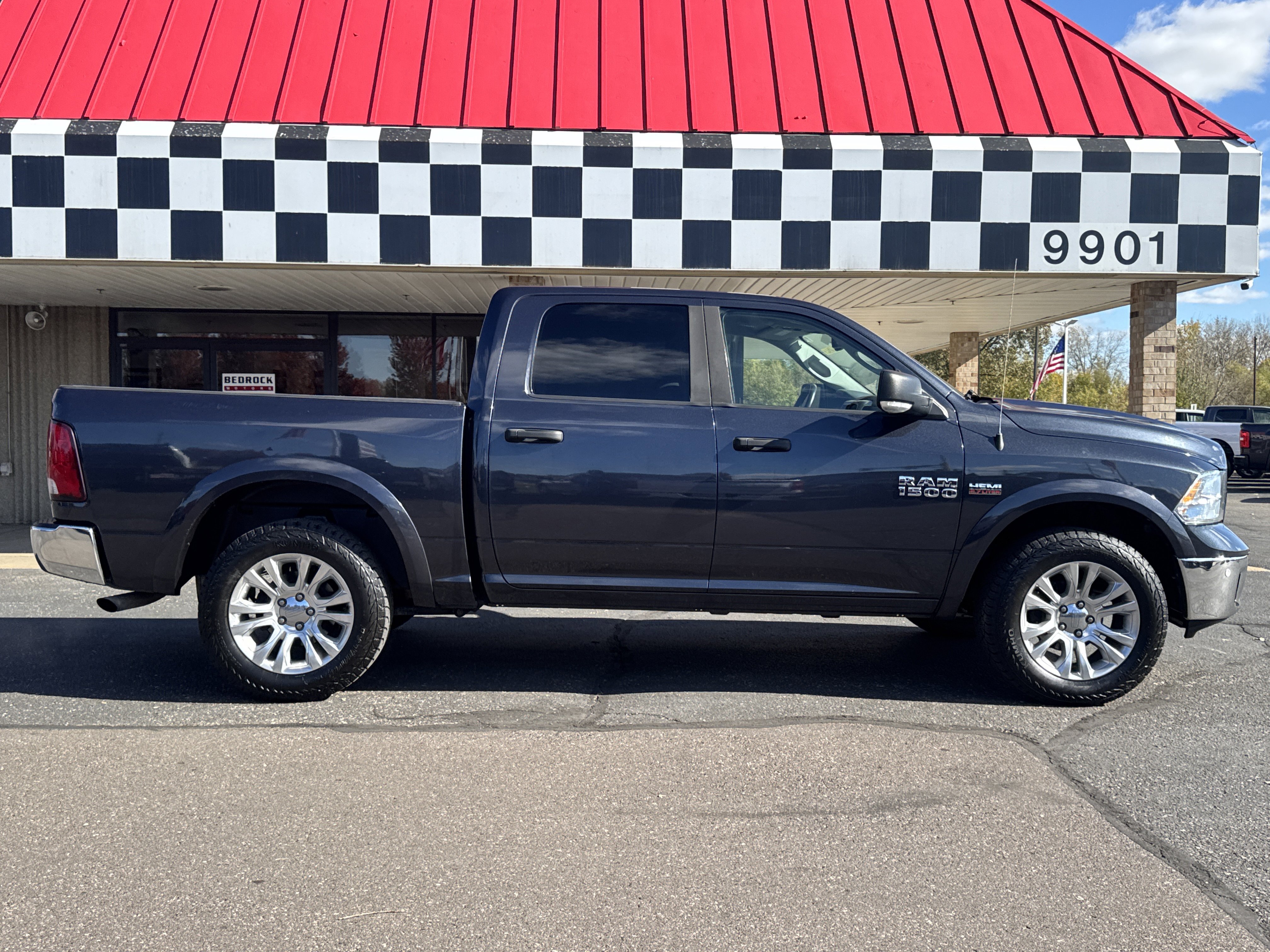 Used 2016 RAM 1500 Outdoorsman image 8