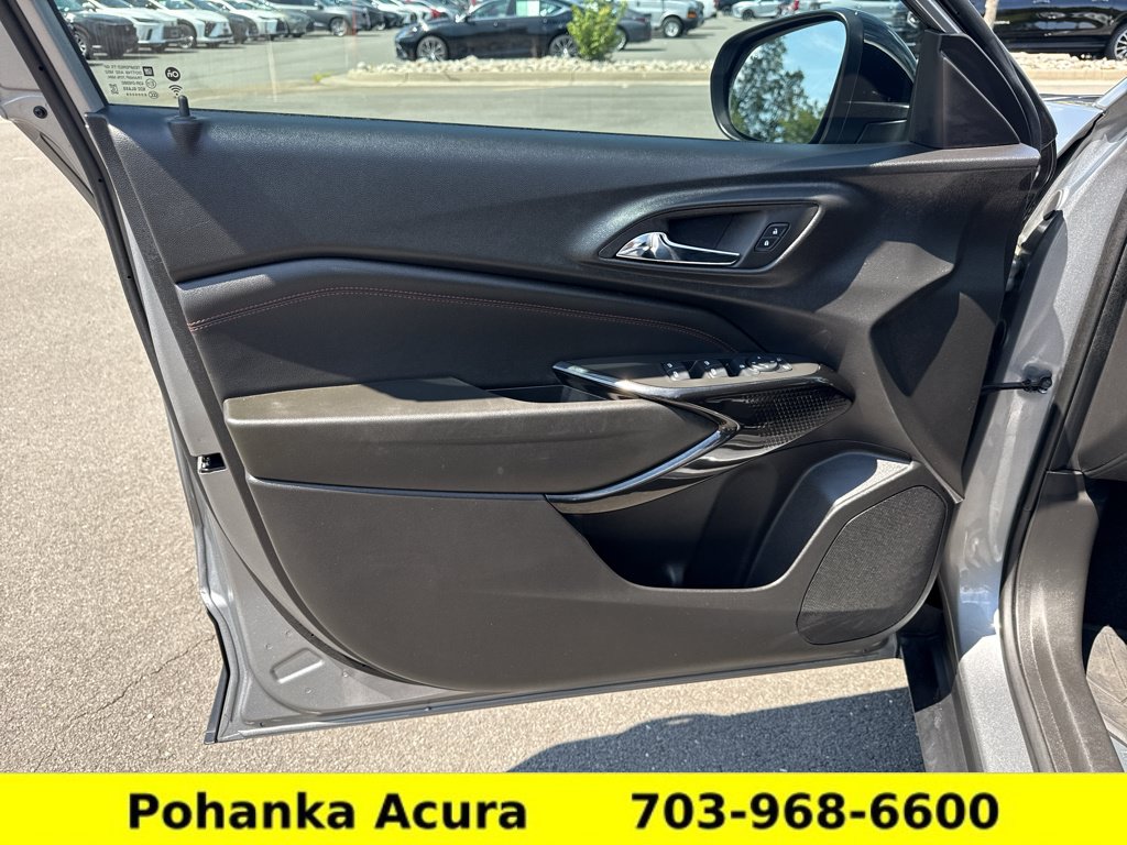 Used 2024 Chevrolet Trax RS w/ Sunroof Package FWD image 17