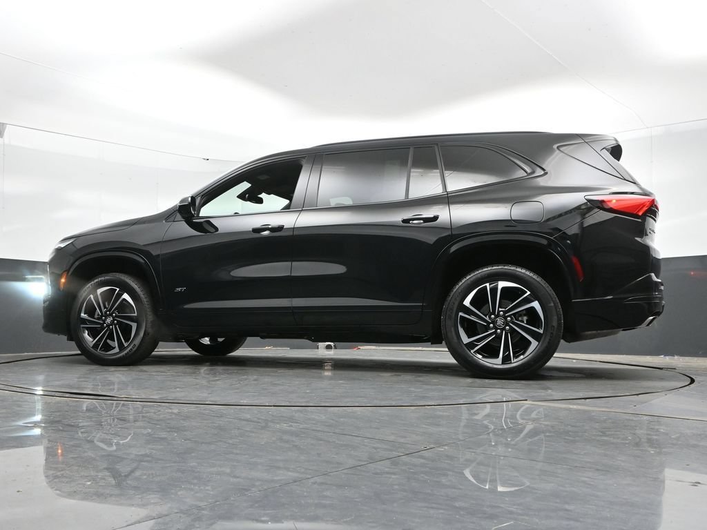 Used 2025 Buick Enclave Sport Touring AWD/4WD image 46