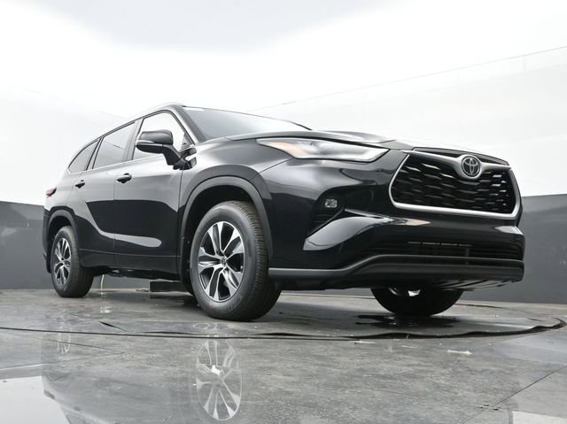 Used 2026 Toyota Highlander XLE image 25