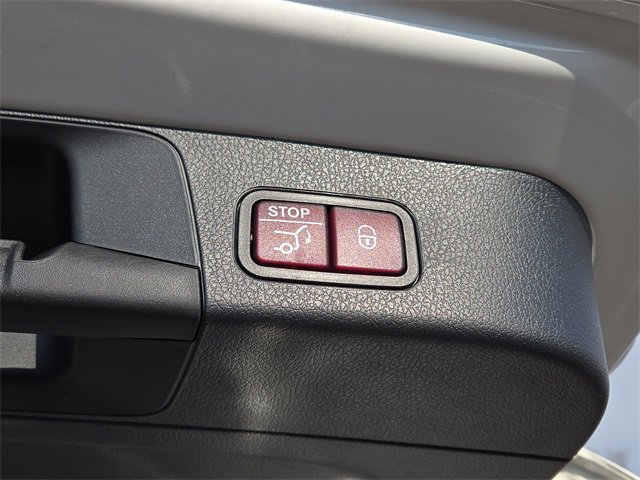 New 2026 Mercedes-Benz GLB 250 4MATIC image 33