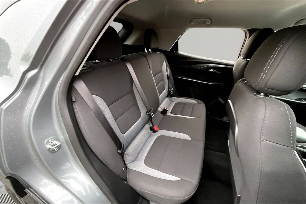Used 2025 Chevrolet TrailBlazer LT AWD/4WD image 17