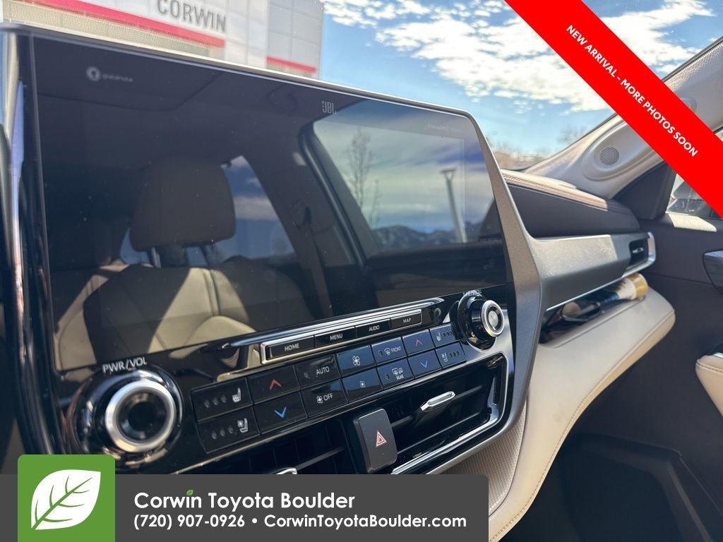Used 2022 Toyota Highlander Limited image 13