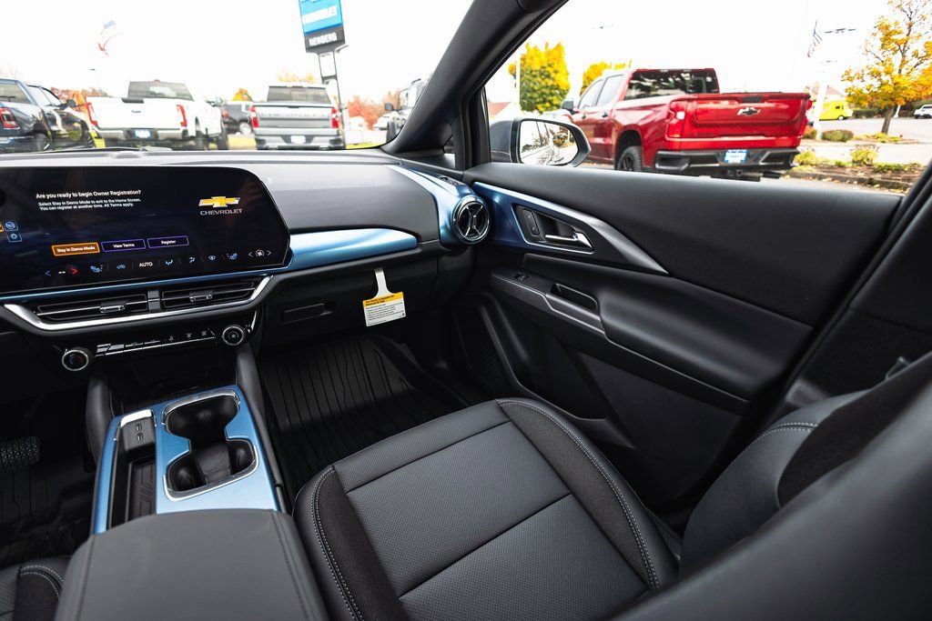 New 2026 Chevrolet Equinox EV LT image 15