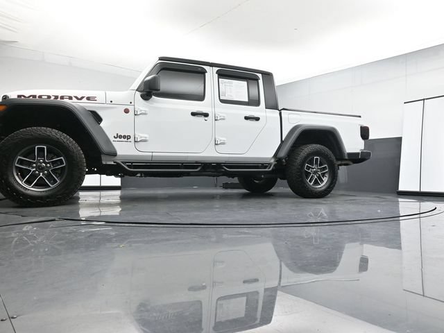 Used 2024 Jeep Gladiator Mojave w/ Technology Group AWD/4WD image 25