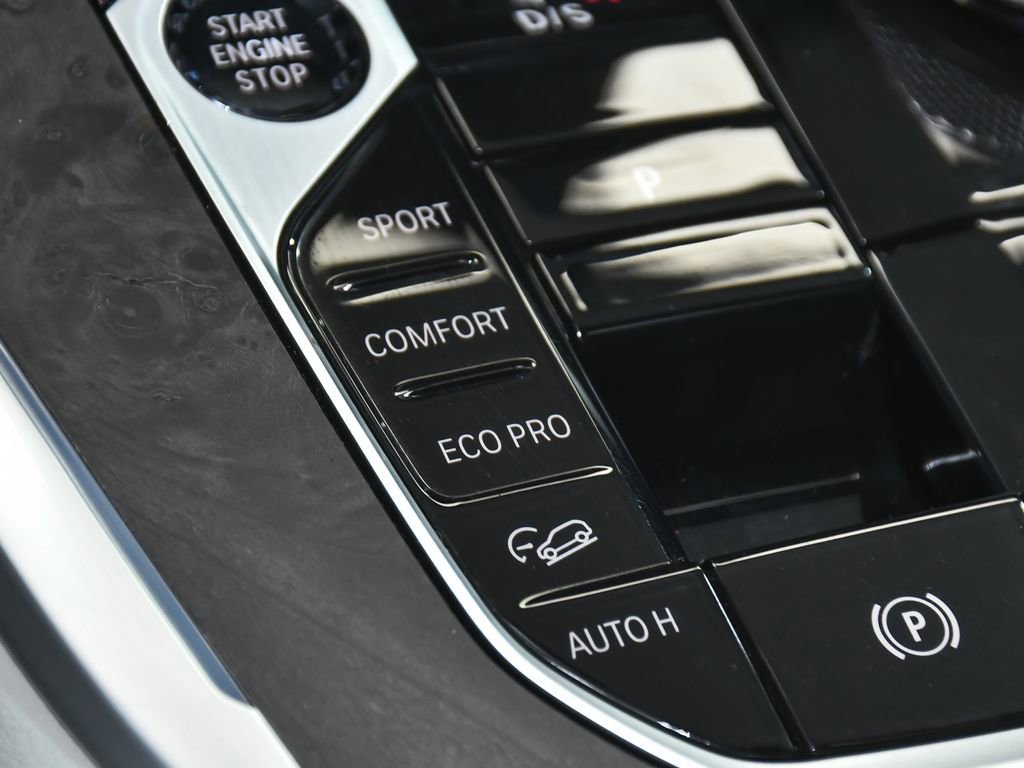 Used 2023 BMW X7 xDrive40i w/ Executive Package image 35