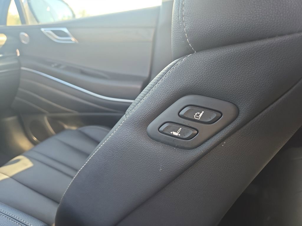 Used 2024 Genesis GV80 2.5T image 37