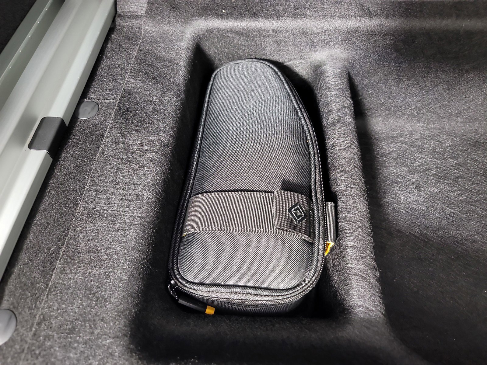 Used 2024 Rivian R1S Adventure AWD/4WD image 34