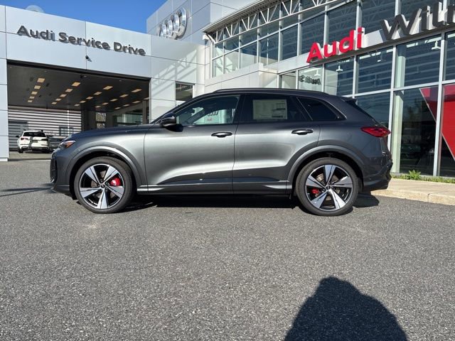 New 2026 Audi SQ5 Premium Plus image 2