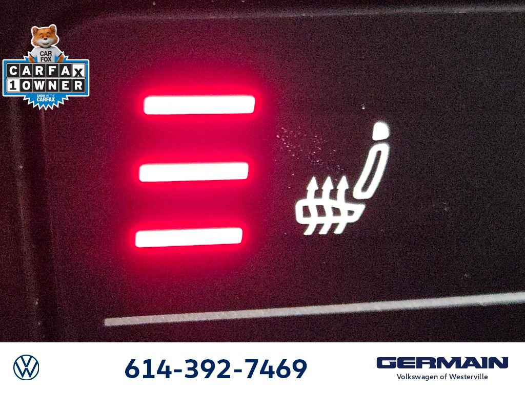 Certified 2025 Volkswagen Jetta SE w/ Sunroof Package FWD image 30