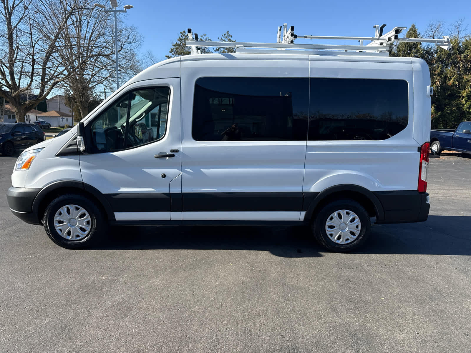 Used 2019 Ford Transit 150 XLT image 6