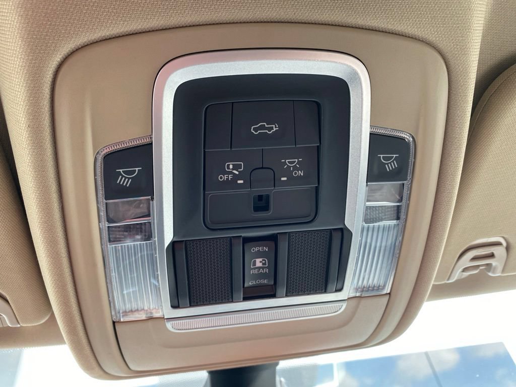 Used 2020 RAM 1500 Laramie AWD/4WD image 15