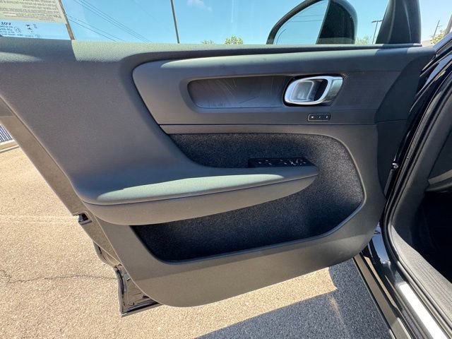 New 2025 Volvo EX40 Core w/ Climate Package AWD/4WD image 12