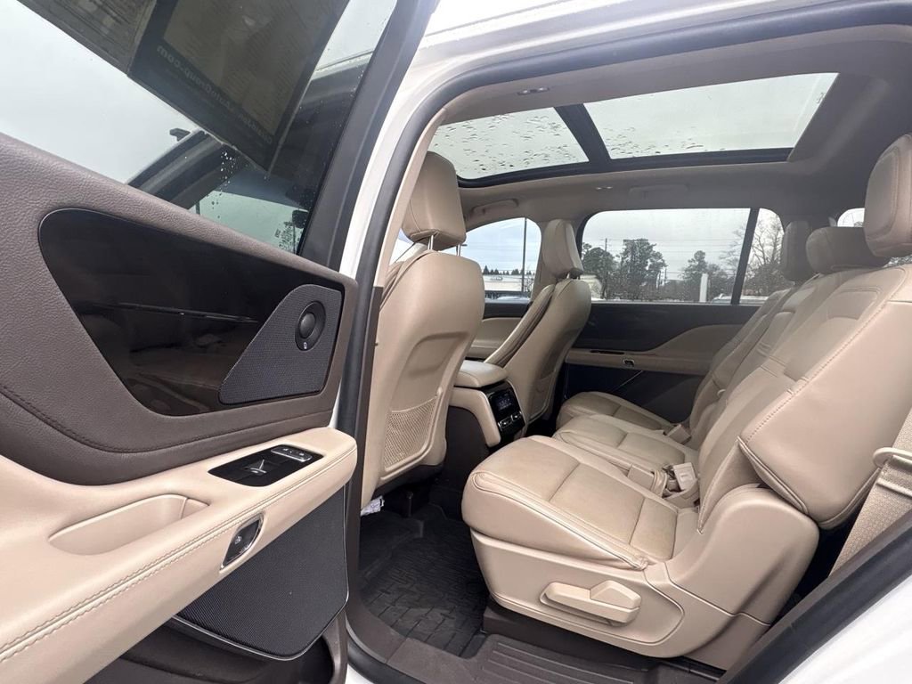 Used 2022 Lincoln Aviator Reserve w/ Equipment Group 201A image 15