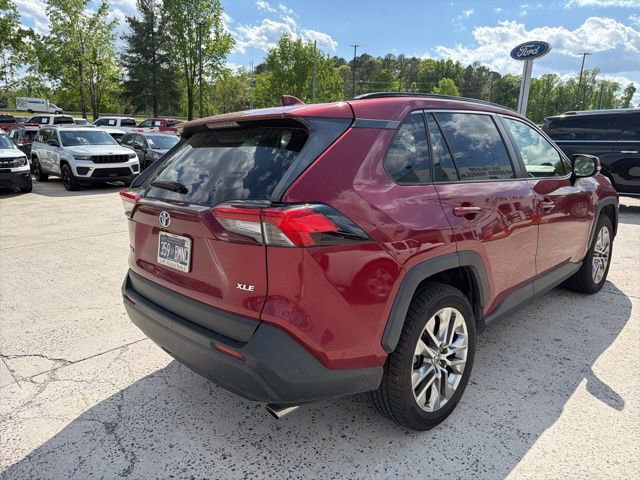 Used 2020 Toyota RAV4 XLE Premium image 9
