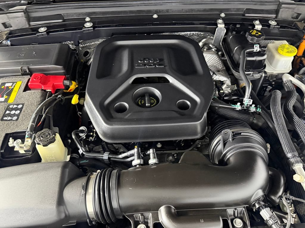 Used 2024 Jeep Wrangler Unlimited AWD/4WD image 33