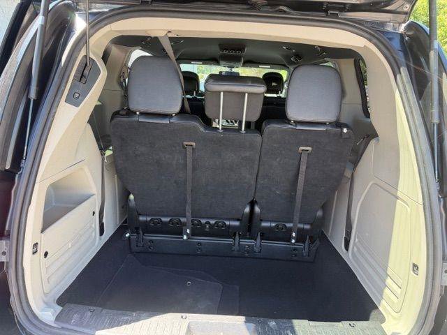 Used 2018 Dodge Grand Caravan SXT FWD image 11