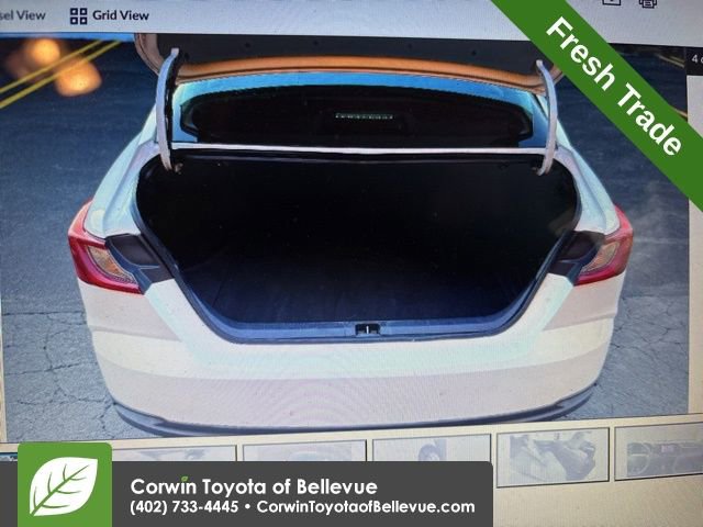 Used 2025 Toyota Camry LE image 3