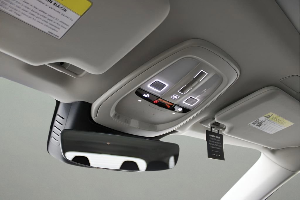New 2025 Volvo XC90 T8 Plus w/ Protection Package Premier image 25