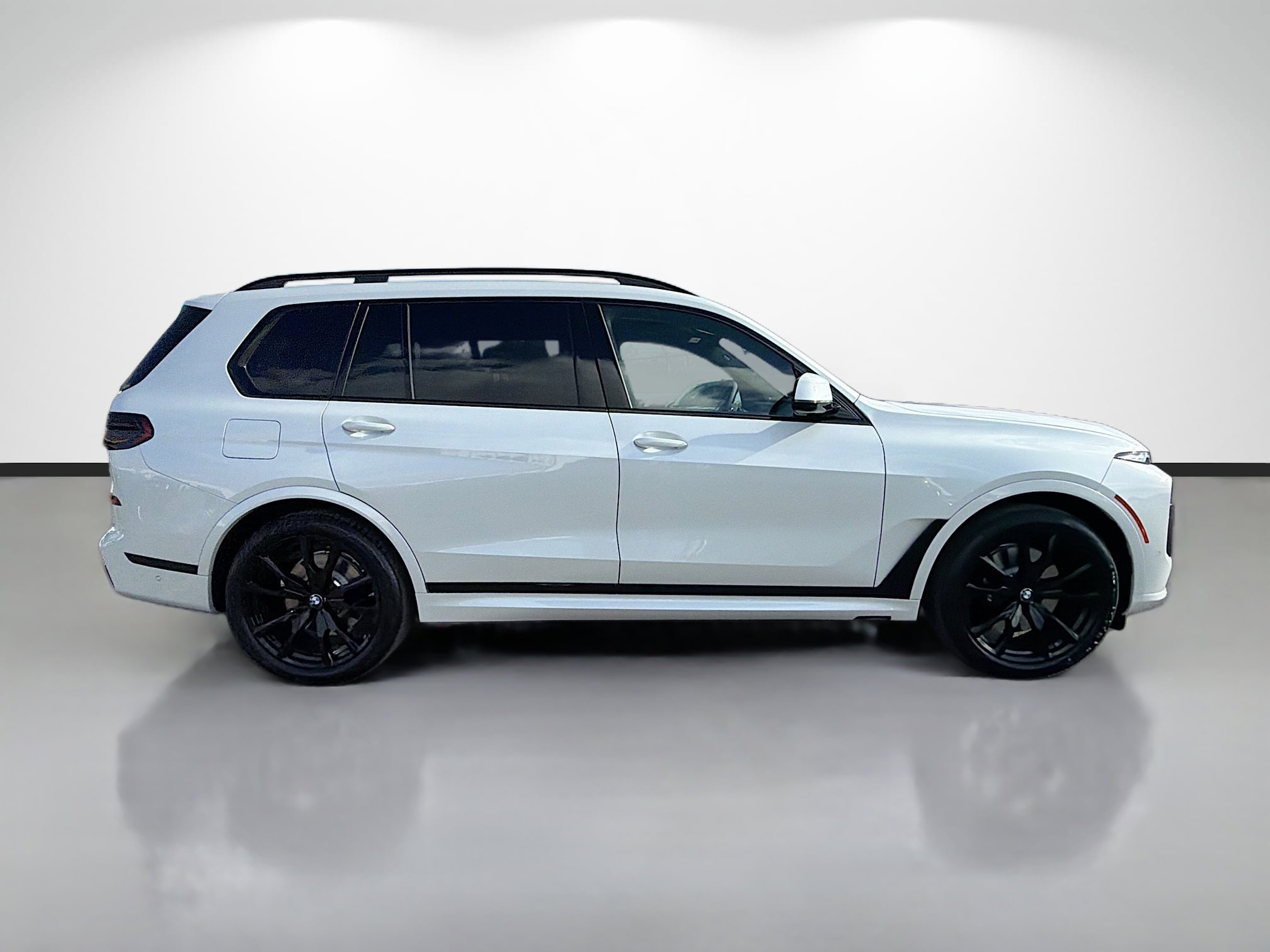 New 2026 BMW X7 xDrive40i w/ Executive Package image 2