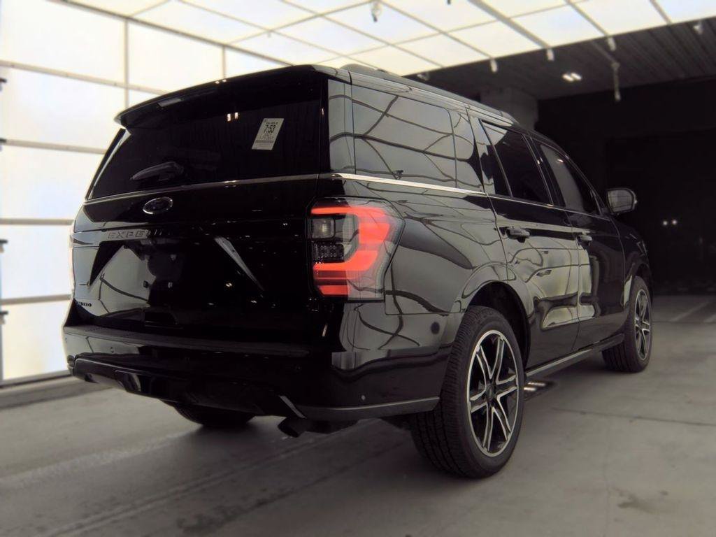 Used 2021 Ford Expedition Limited AWD/4WD image 7