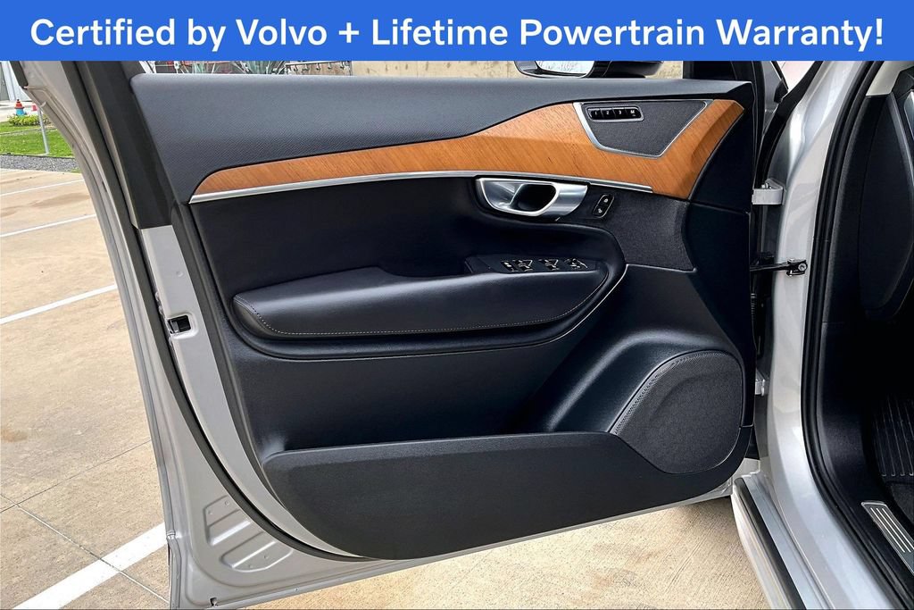 Used 2024 Volvo XC90 B5 Plus AWD/4WD image 24