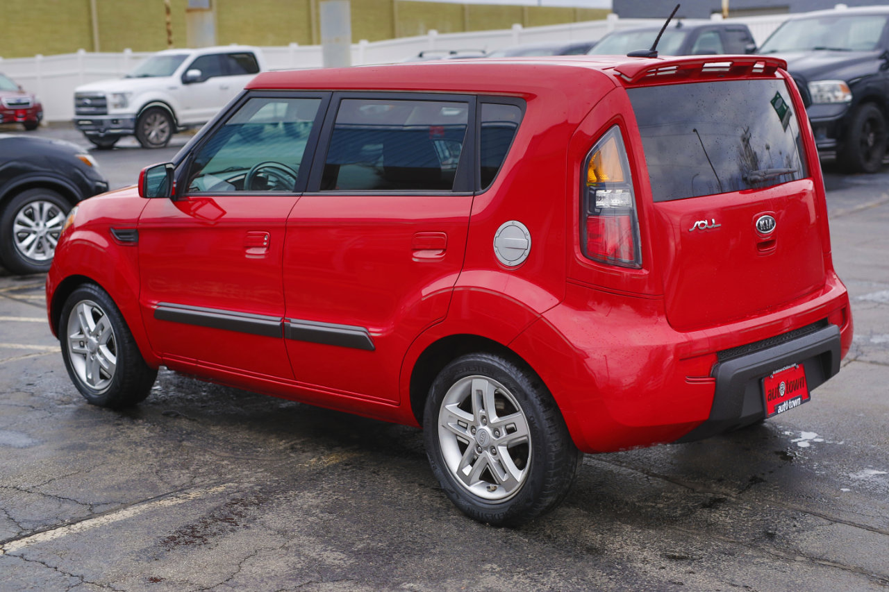 Used 2010 Kia Soul + w/ Audio Pkg image 13