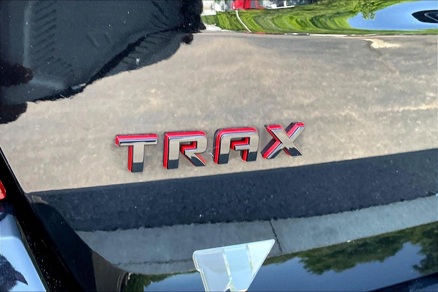 Used 2019 Chevrolet Trax LT w/ Sun & Sound Package AWD/4WD image 23