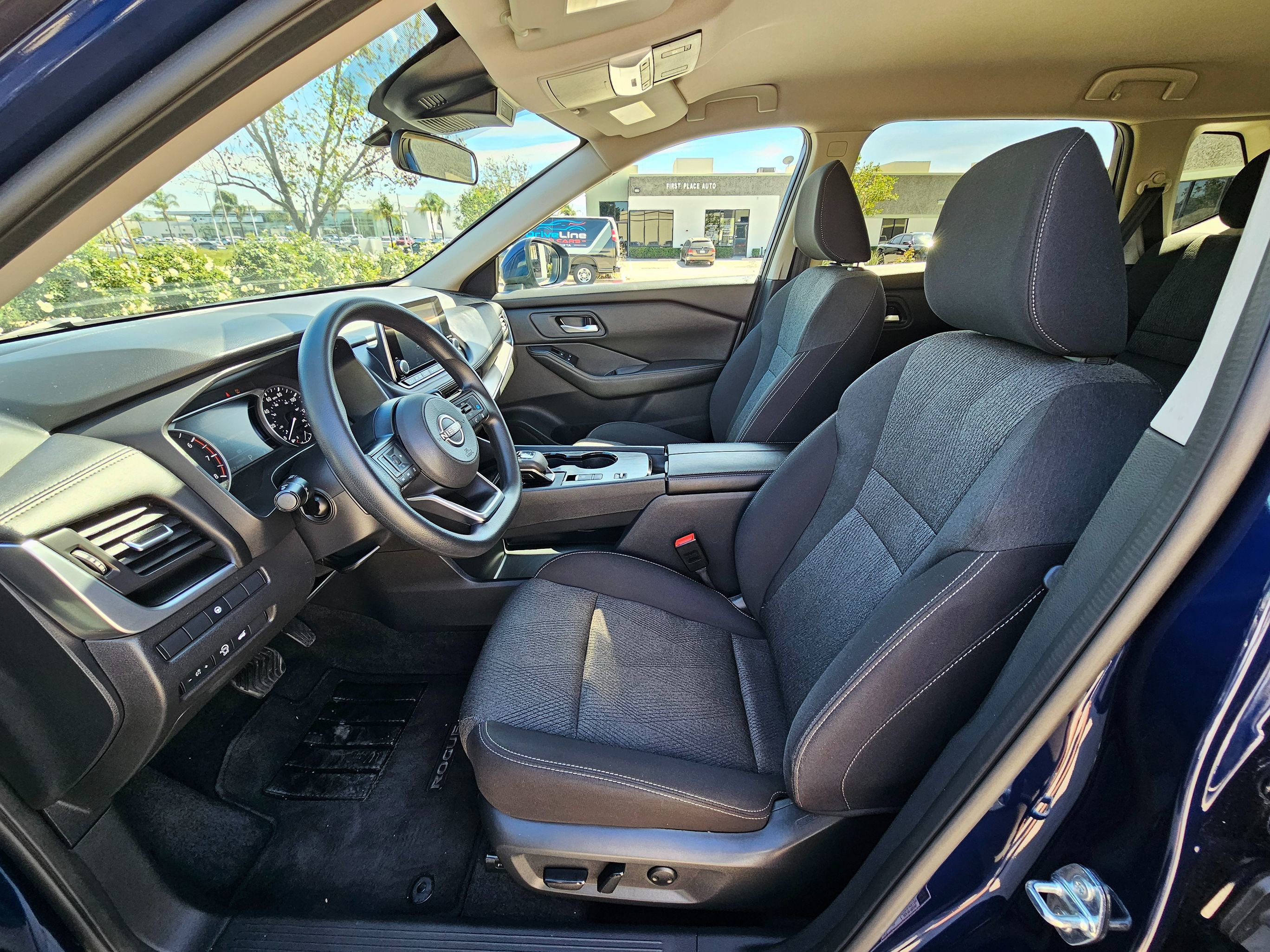 Used 2024 Nissan Rogue SV FWD image 16