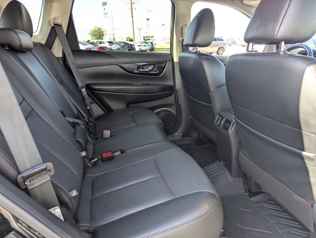 Used 2020 Nissan Rogue SL w/ Premium Package AWD/4WD image 34