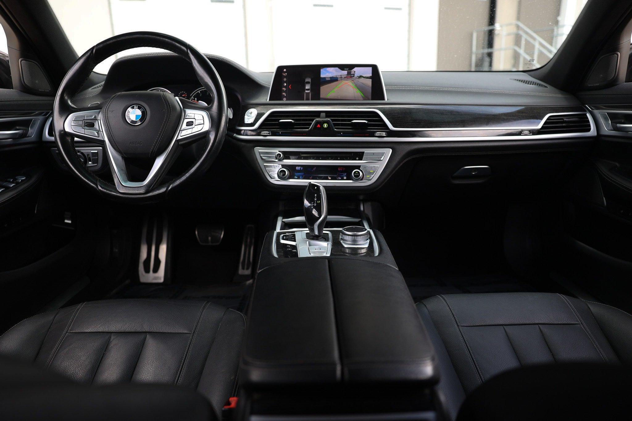 Used 2019 BMW 740i w/ M Sport Package RWD image 25