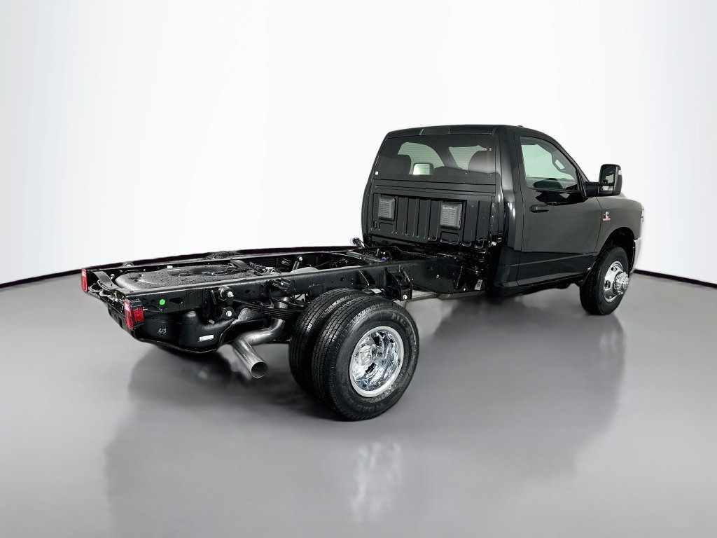 New 2026 RAM 3500 Tradesman w/ Chrome Appearance Group A AWD/4WD image 7