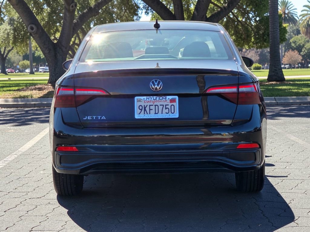 Used 2024 Volkswagen Jetta S image 6