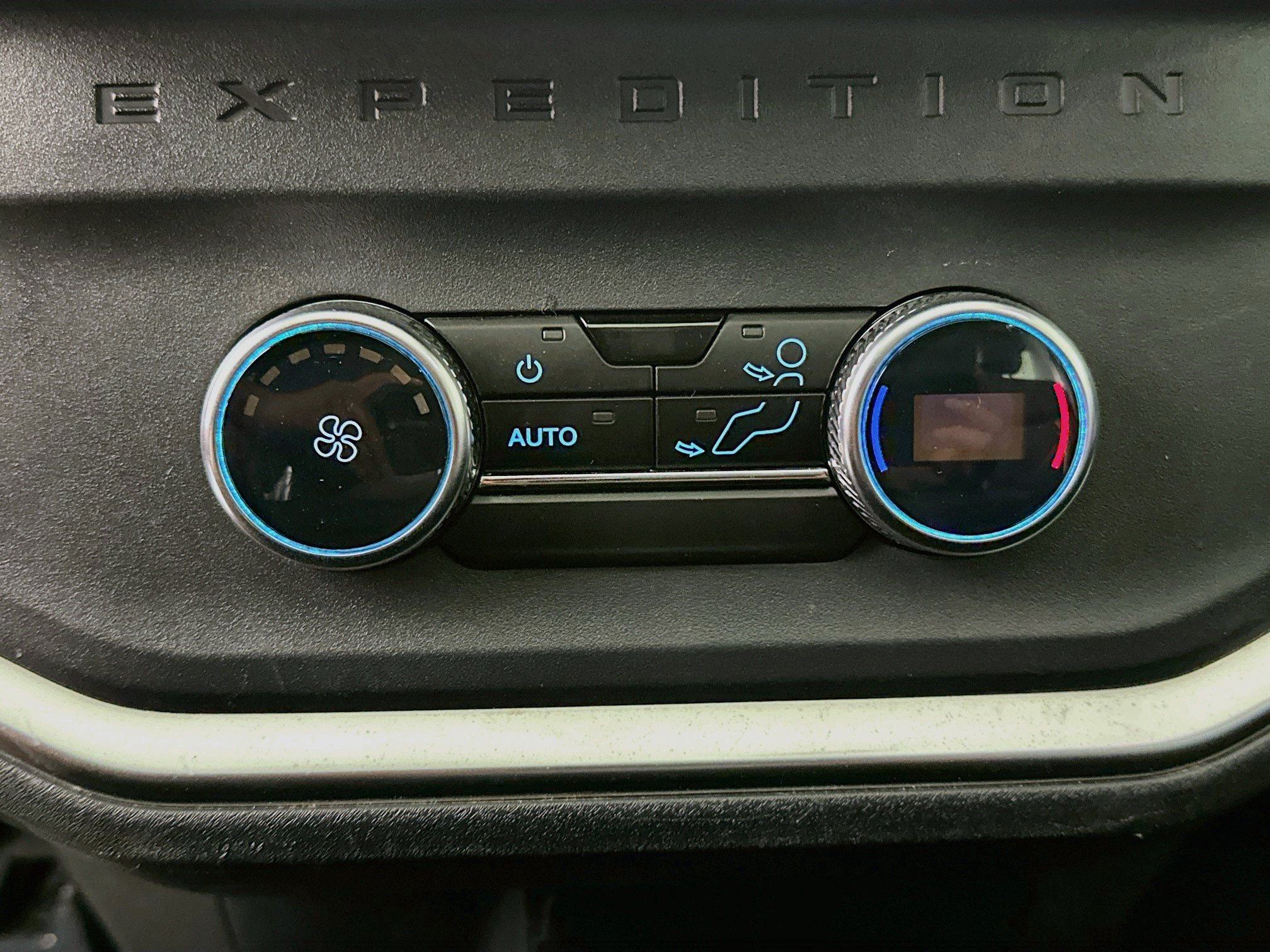 Used 2025 Ford Expedition Active AWD/4WD image 29