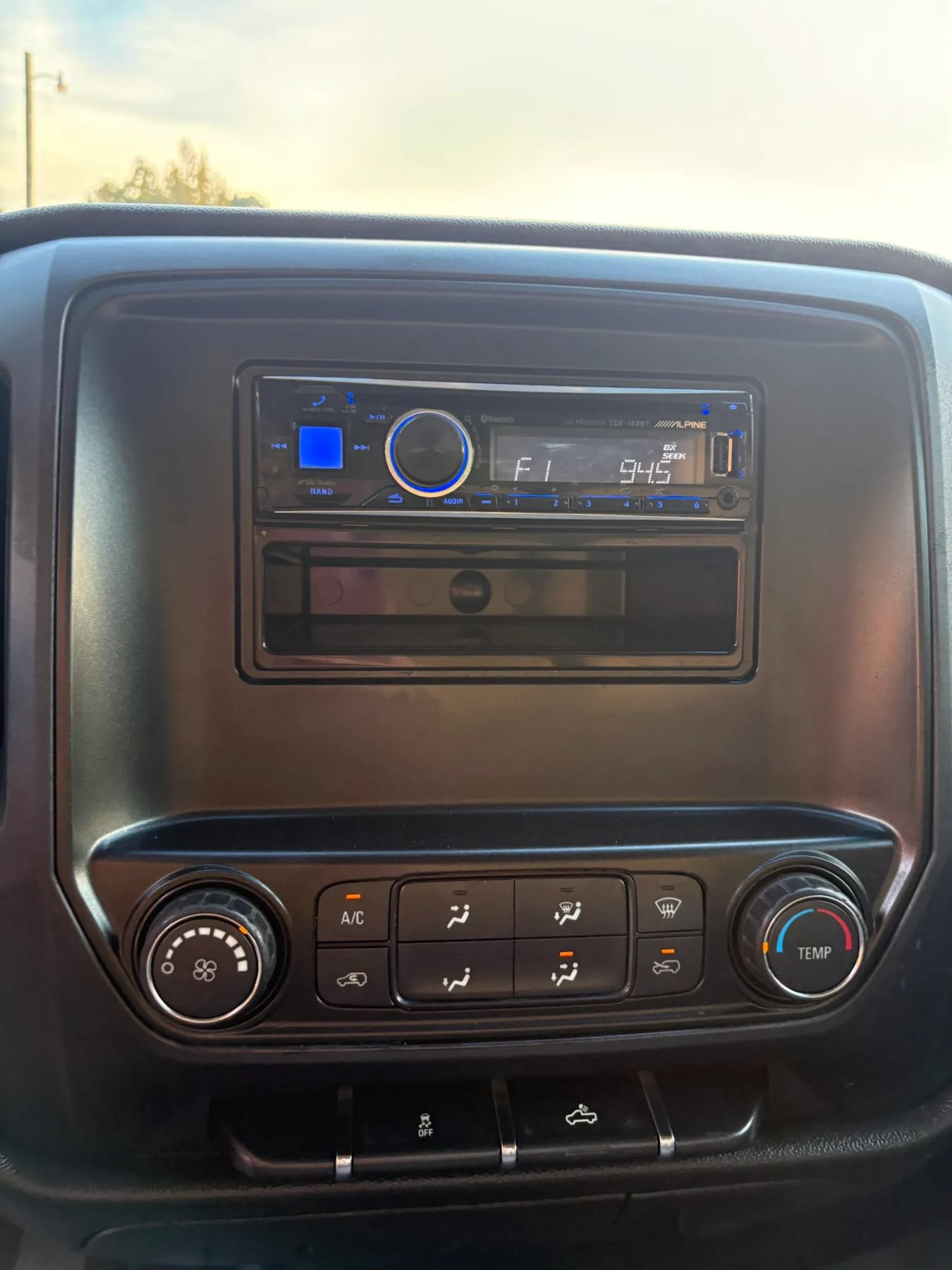 Used 2014 Chevrolet Silverado 1500 W/T RWD image 17