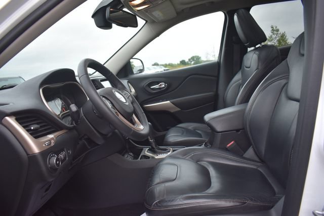 Used 2018 Jeep Cherokee Limited w/ High Altitude Package FWD image 21