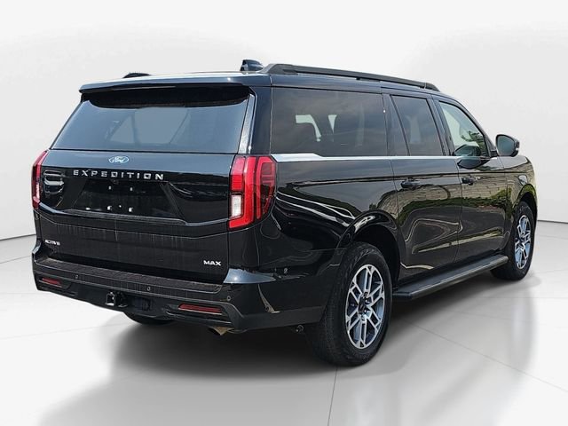 Used 2025 Ford Expedition Max Active AWD/4WD image 3