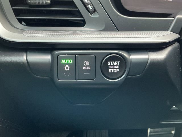 Certified 2025 Porsche 911 Carrera image 21