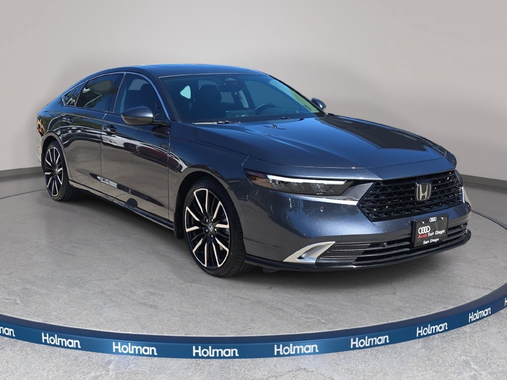 Used 2025 Honda Accord Touring image 4