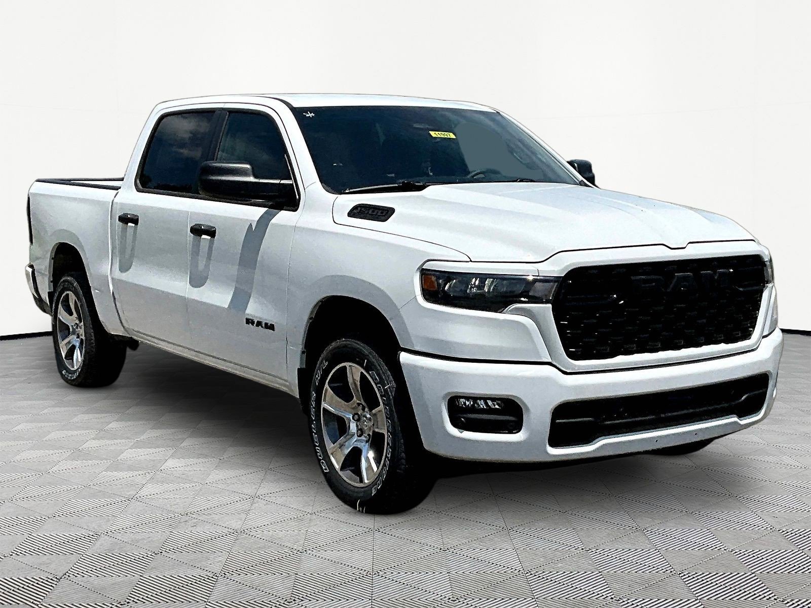 New 2026 RAM 1500 Express AWD/4WD image 3