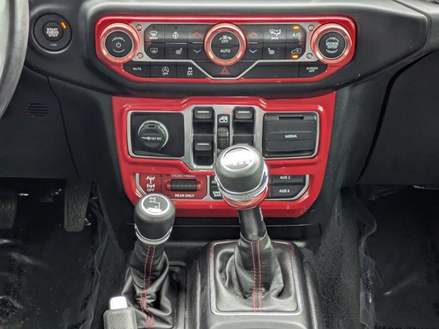 Used 2021 Jeep Wrangler Unlimited Rubicon w/ Cold Weather Group AWD/4WD image 19