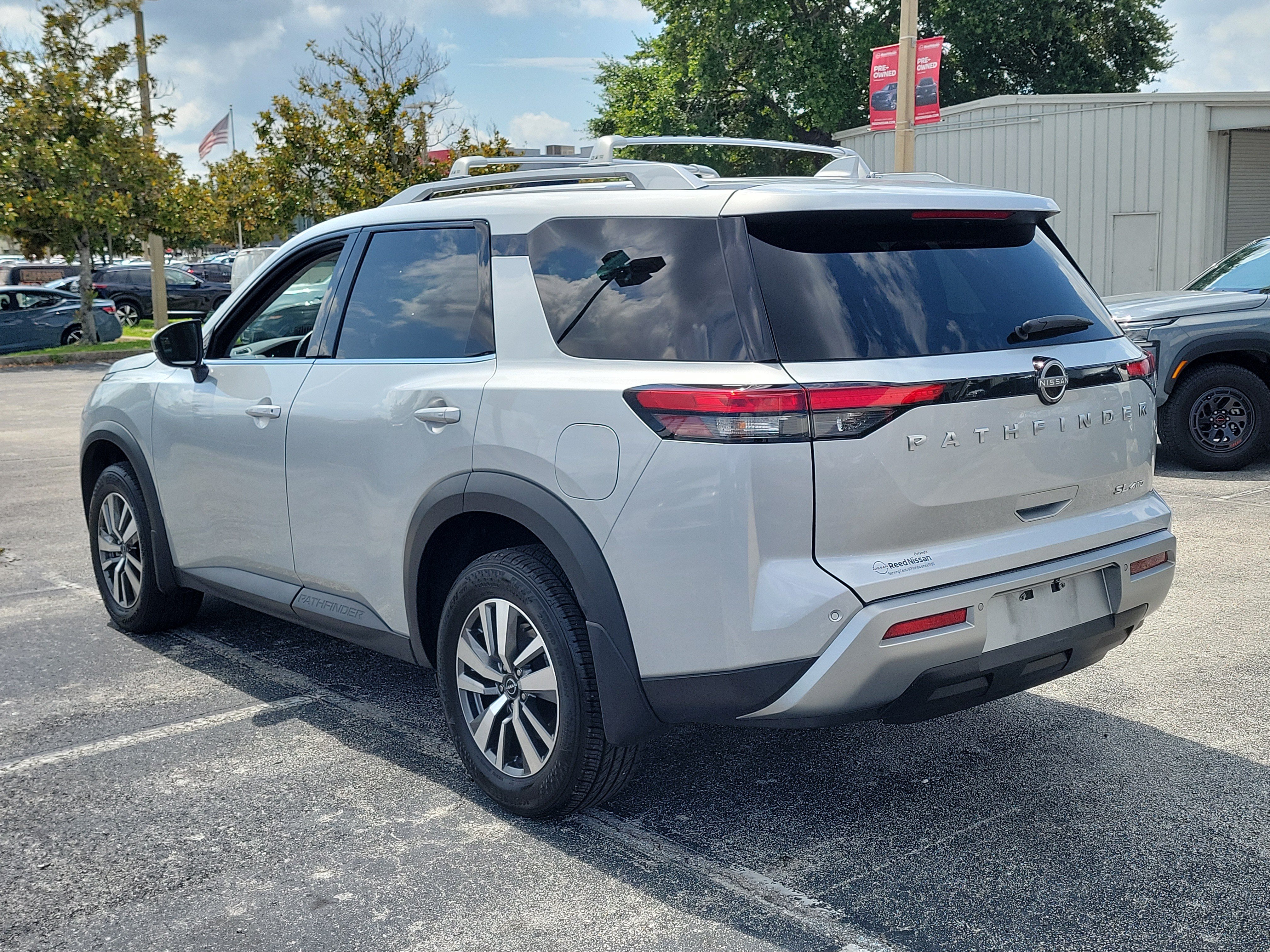 Certified 2025 Nissan Pathfinder SL AWD/4WD image 9