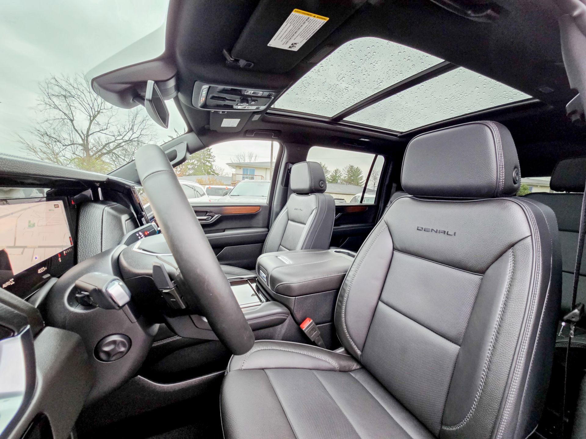 Used 2025 GMC Yukon XL Denali w/ Sun & Power Step Package image 13