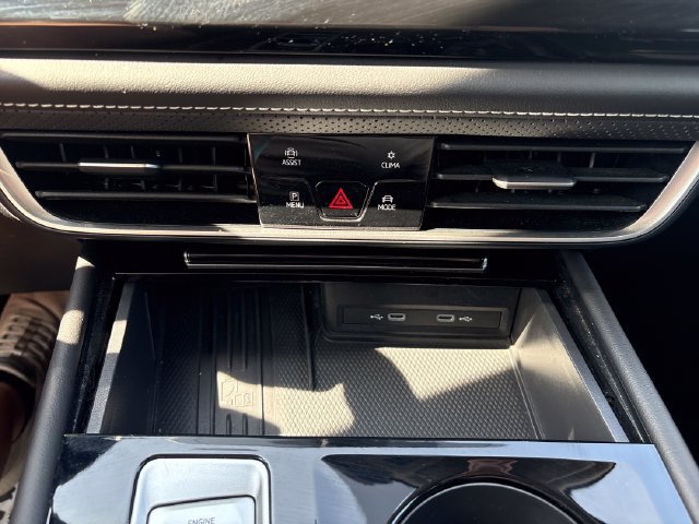 Used 2025 Volkswagen Atlas SE AWD/4WD image 16